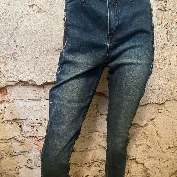 GUESS Side Zipper Stretch Jeans - Picture 4 of 10